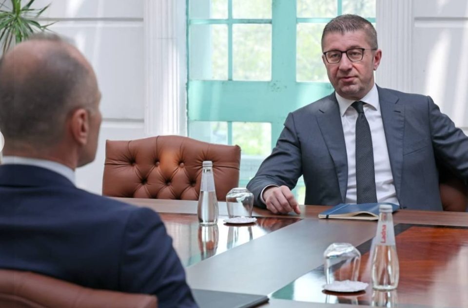 СДСМ сега е трета партија во Македонија, не и место на лидерски средби