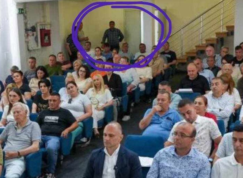 Што се случува со некогаш големиот СДСМ?