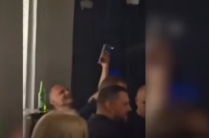 Журка со Харис Џиновиќ во Дубаи, возење мотори со Заев, лажна вакцина на внуката: Филипче дали ова се лажни наслови?