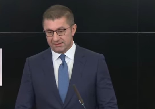 Мицкоски: Повеќе нема кумови, пријатели и советници по заслуга, во администрацијата ќе има перформанси и одговорност