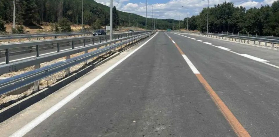 Пуштени се во употреба првите 20 километри од автопатот Кичево – Охрид