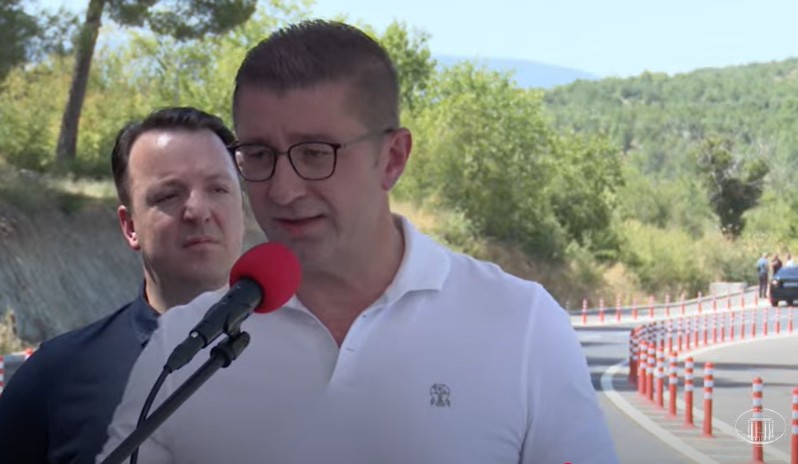 Мицкоски: Времето кога парите завршуваа во приватни џебови е минато, денес секој денар се гледа на терен