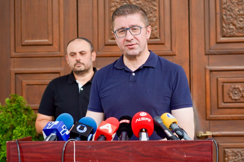 Мицкоски: Очекувам голема победа на ВМРО-ДПМНЕ и коалицијата, од 45 до 50 градоначалници