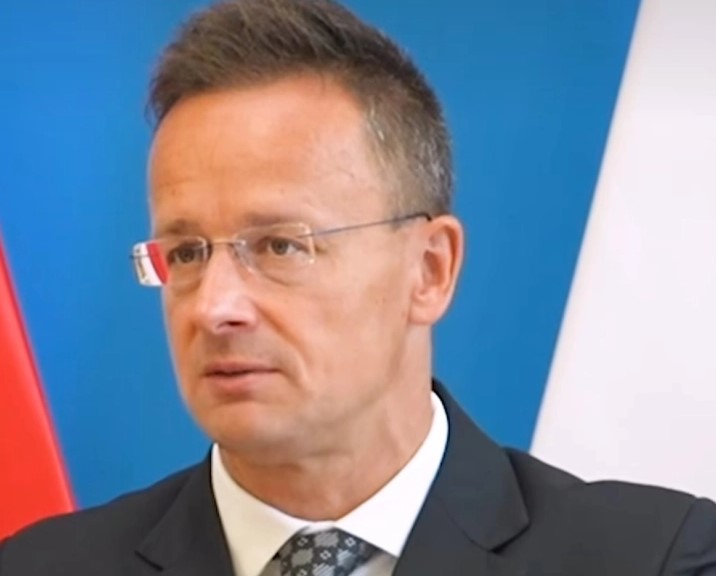 Сијарто за договорот со САД: Европската унија е понижена и исмеана