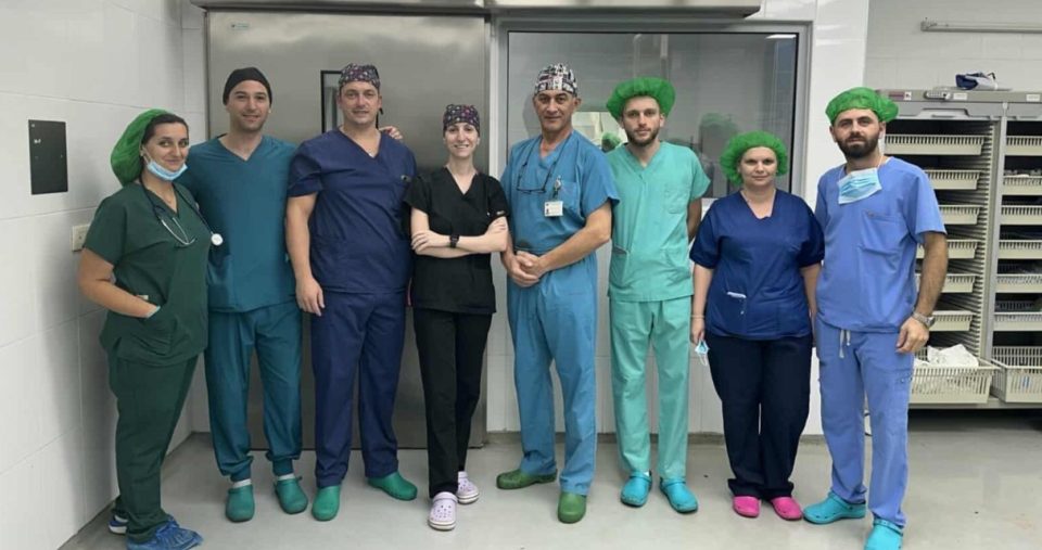 Секоја чест: На Клиниката за ортопедија кај 64-годишен маж е извршена најсложената трансплантација на коска досега