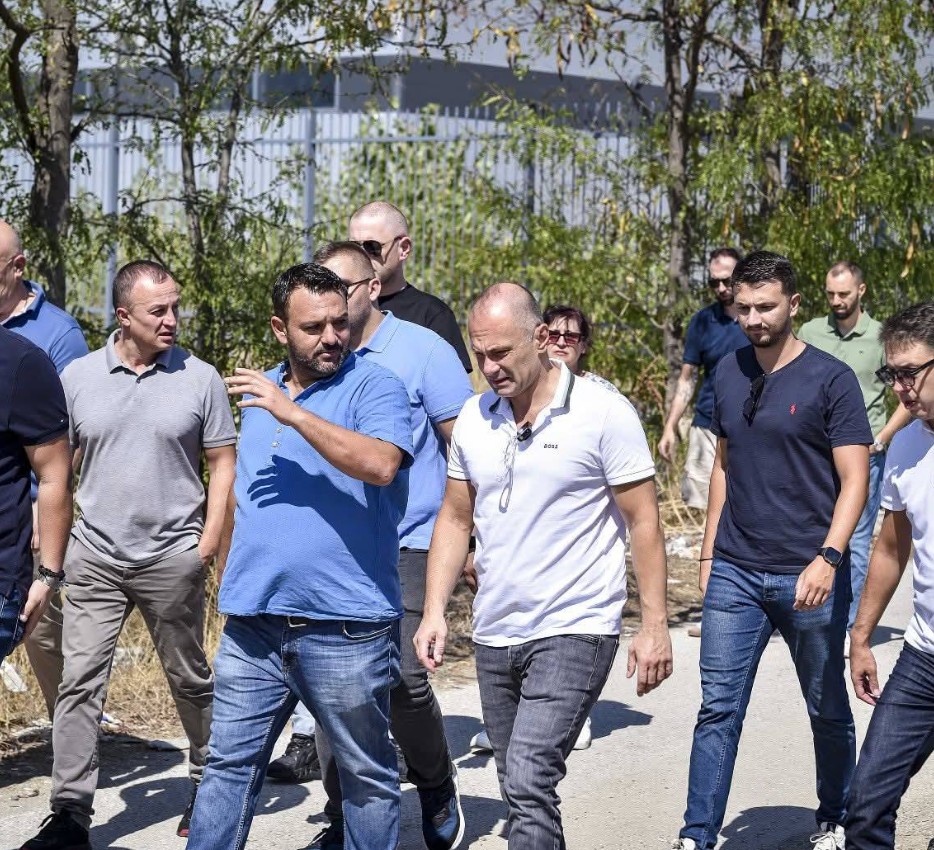 СДСМ навечер се журка во меѓувреме палат депонии