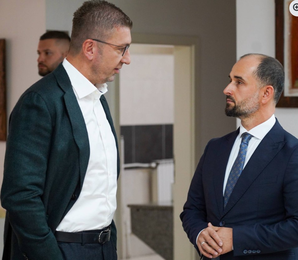 За уставни измени потребна е робусна акција од друг центар,смета Мицкоски