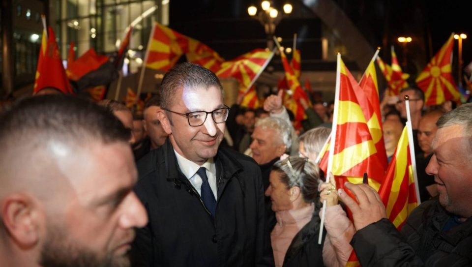 Мицкоски: Понекогаш ме прашуваат „како издржуваш?’ ќе ви кажам како – со луѓето што ги среќавам, со нивната поткрепа и со надежта што ја гледам во нивните очи