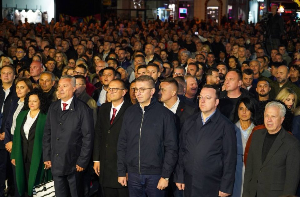 Мицкоски: Политиките на СДСМ кон соседите се чиста капитулација, нема да дозволиме предавства и потценување на државата