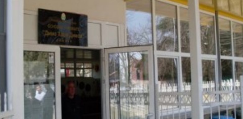 Помалиот син на премиерот Христијан Мицкоски е хоспитализиран, тој е едно од затруените деца во „Димо Хаџи Димов“