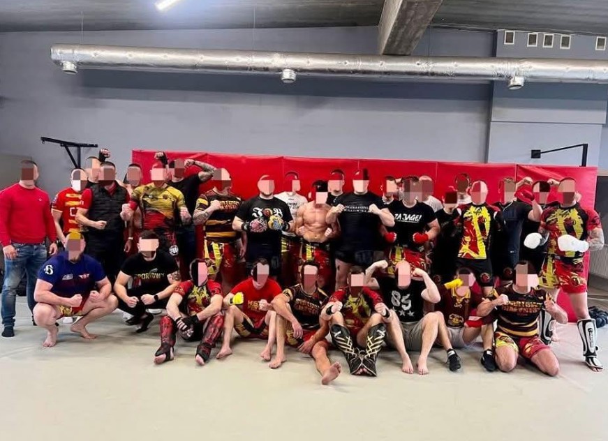 Навивачите на Јагелонија се степаа во Албанија поради статуата на Скендербег