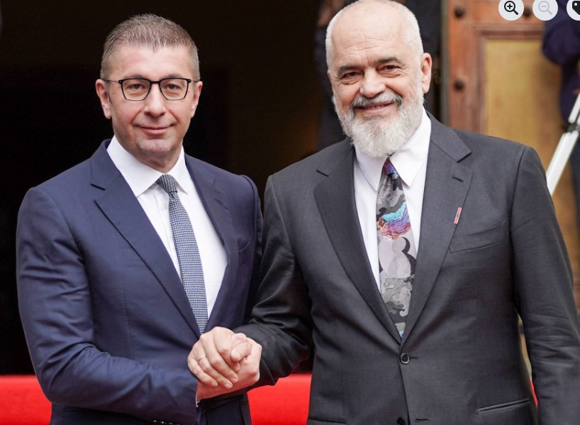 Мицкоски со порака од Тирана: Европа ја градиме дома, време е ЕУ да ги исполни своите ветувања