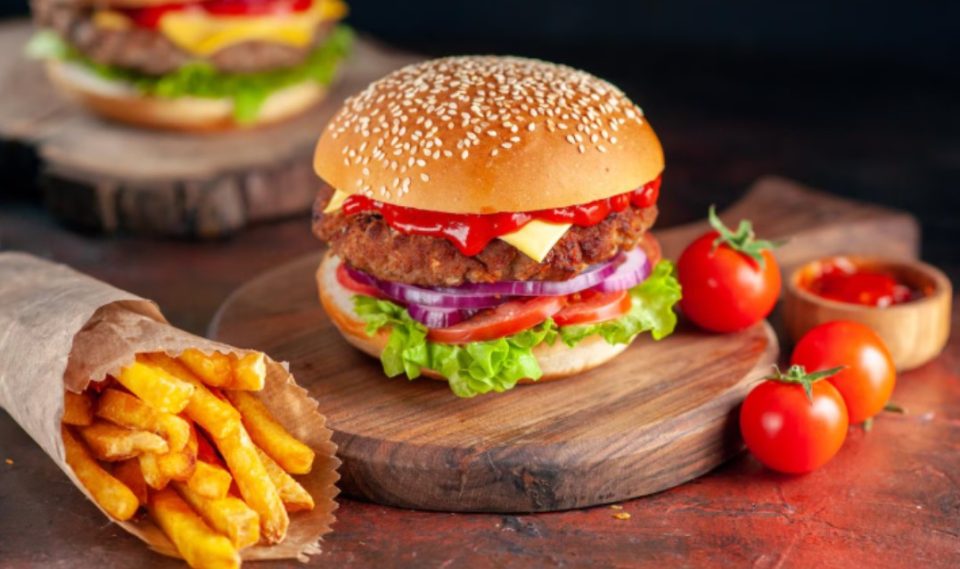 Се проверуваат сендивичари во близина на училишта