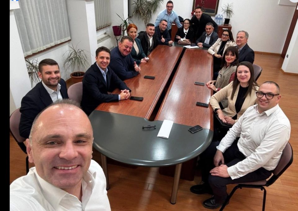 Победничко селфи за Чупеска, Фрчкоски помладиот и за братот на Бислимовски