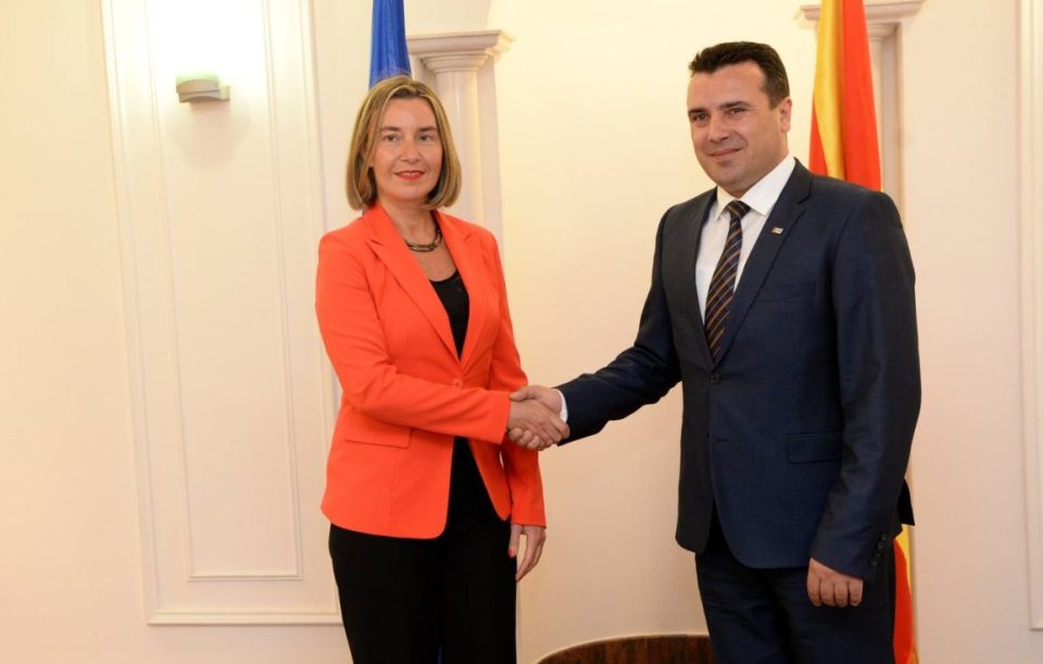 Која беше Могерини: Почнаа да паѓаат гаранторите на Договорот од Преспа