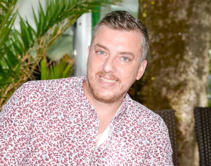 Спасен друже, музиката не е хумантирана организација, туку шоу бизнис