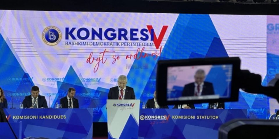 Ахмети бара избор на Владата со Бадентер и двојно мнозинство и во Уставниот суд