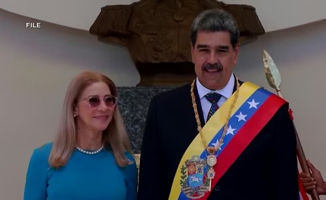 Мадуро и сопругата ги извадиле од кревет