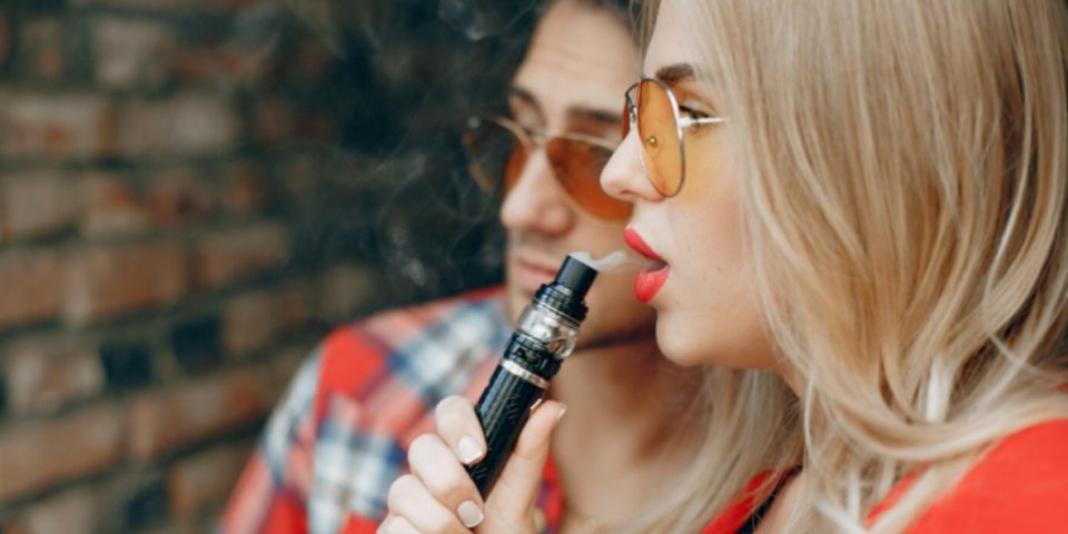 Новиот закон ќе ги забрани цигарите со овошни вкусови и „вајпови“