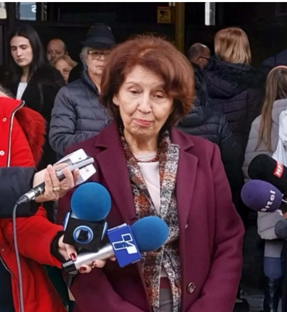 Сиљановска-Давкова: Божик е повик да погледнеме кон себе, да го разбудиме човечкото во нас, добрината, надежта