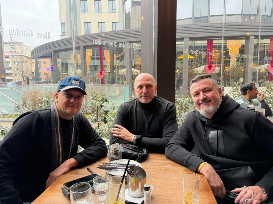 Јовановски и Војновиќ најавуваат нов документарец за „Брендот под кошевите“ КК Работнички-Златната генерација, во продукција на Саша Каталиниќ