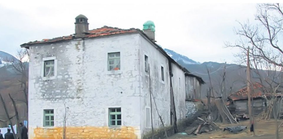 Груби се споменуваше дека бил преведувач во „Жолтата куќа“