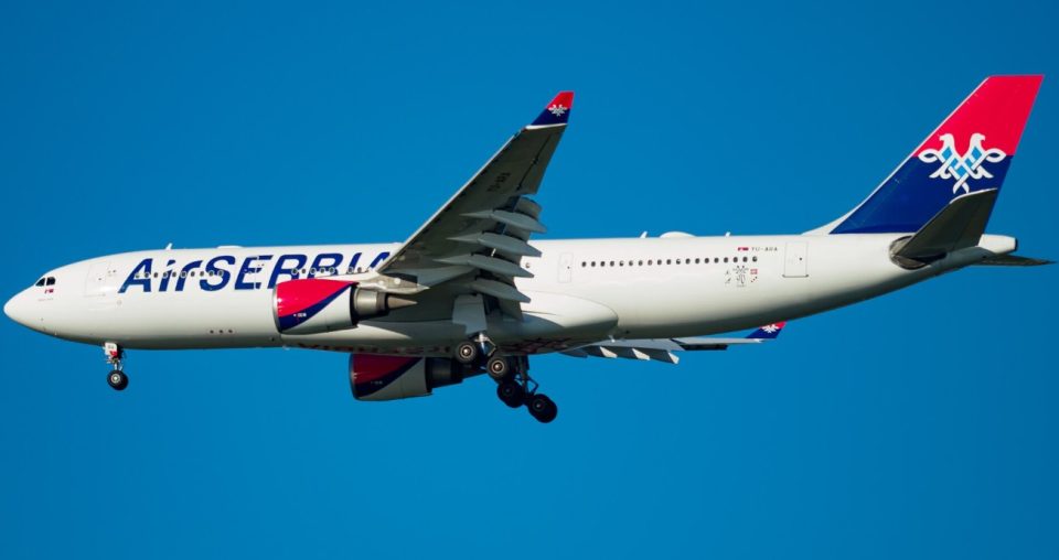 Српски авион евакуираше Македонци од Египет