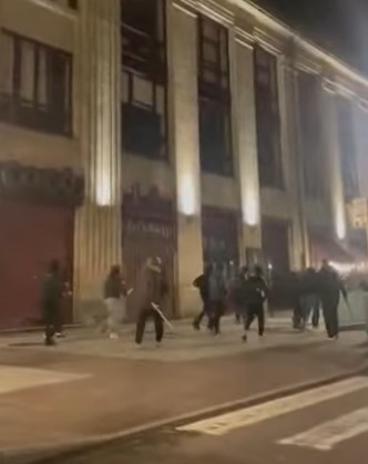 „Јака“ тепачка меѓу навивачите на Селта и Лион (ФОТО)