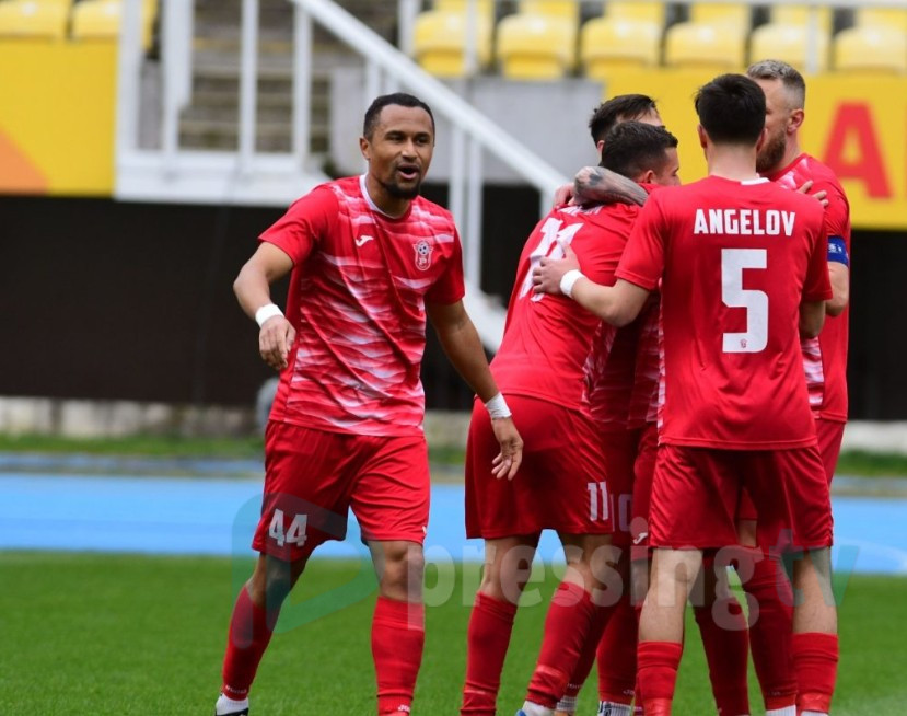 Работнички бега од дното (ФОТО)