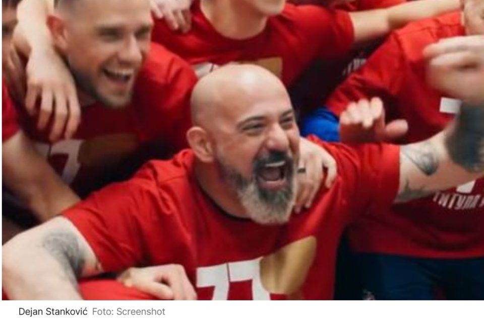 Се славеше титула: Вака беше во соблекувалната на Звезда (ВИДЕО)