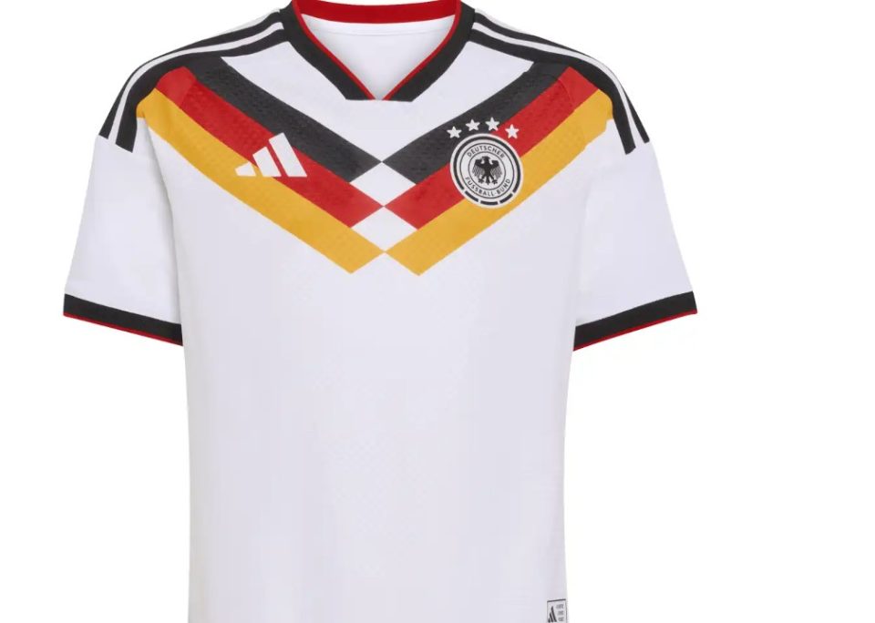 Нема под 100 евра: Купувањето дресови стана скапо хоби (ФОТО)