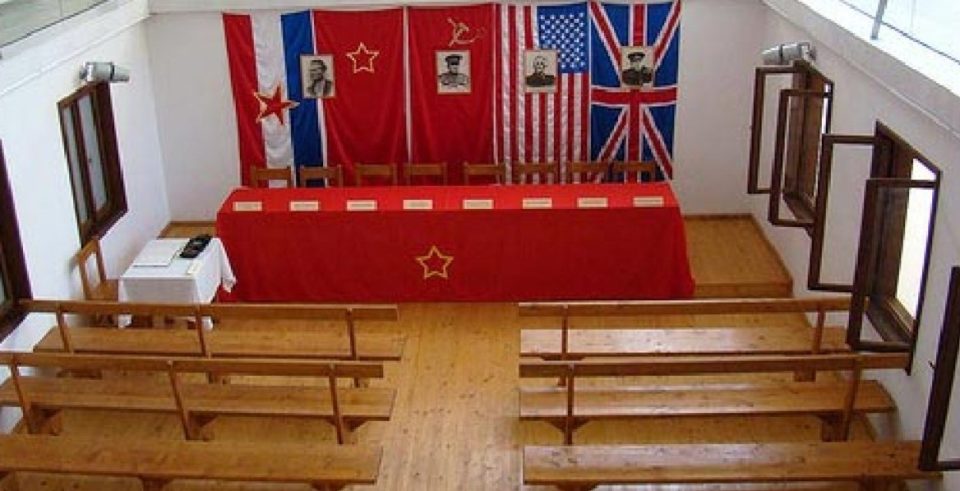Да се потсетиме: СДСМ  ги избриша и одлуките на АСНОМ со кои е конституирана модерната македонска држава