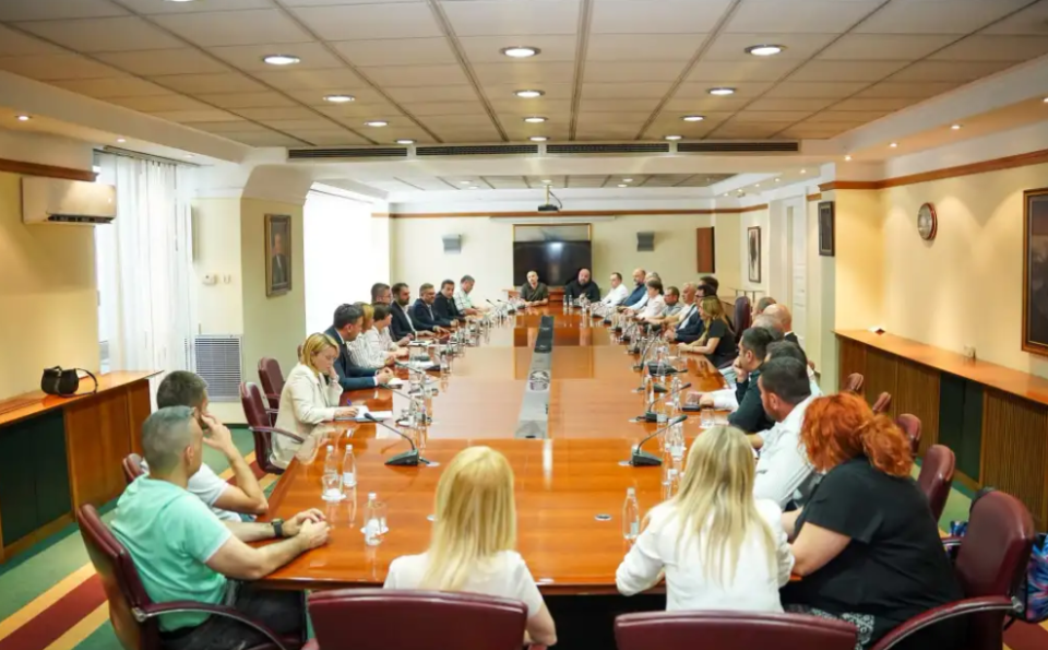 Мицкоски: Со маркетите се договара инфлацијата и цените на основните производи да останат под 3 проценти