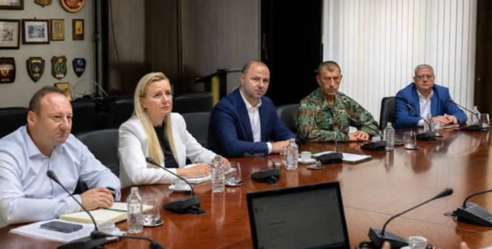 Министерот за одбрана и синдикатите на разговор за новиот колективен договор