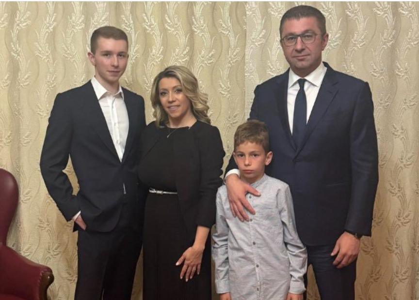Mицкоски го информирал  НАТО за однесувањето на Бугарија за престојот на неговата сопруга и синот во Пампорово
