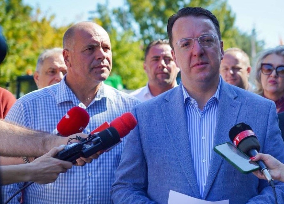 Пет нови возила за Куманово, наскоро и електрични автобуси, најави Николоски