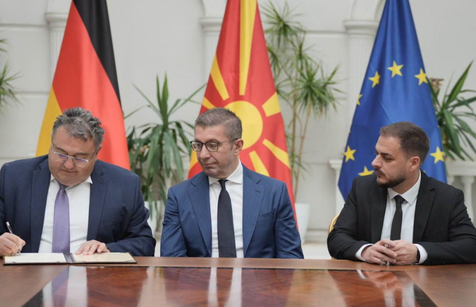 Мицкоски: Нова инвестиција на „Кромберг и Шуберт“ – отвора 2.000 работни места во Битола за производство на делови за „Ауди“